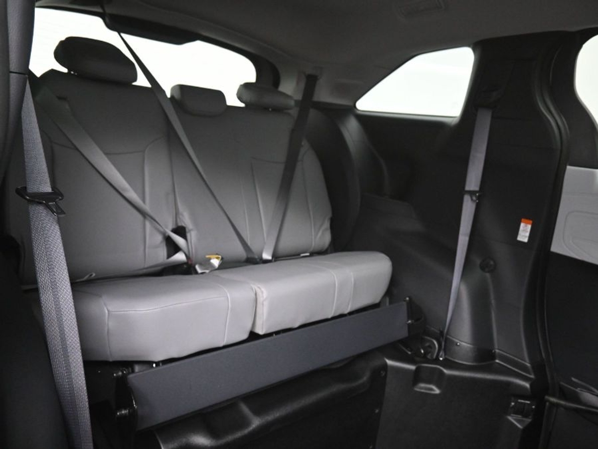 2025 TOYOTA SIENNA - Image 10