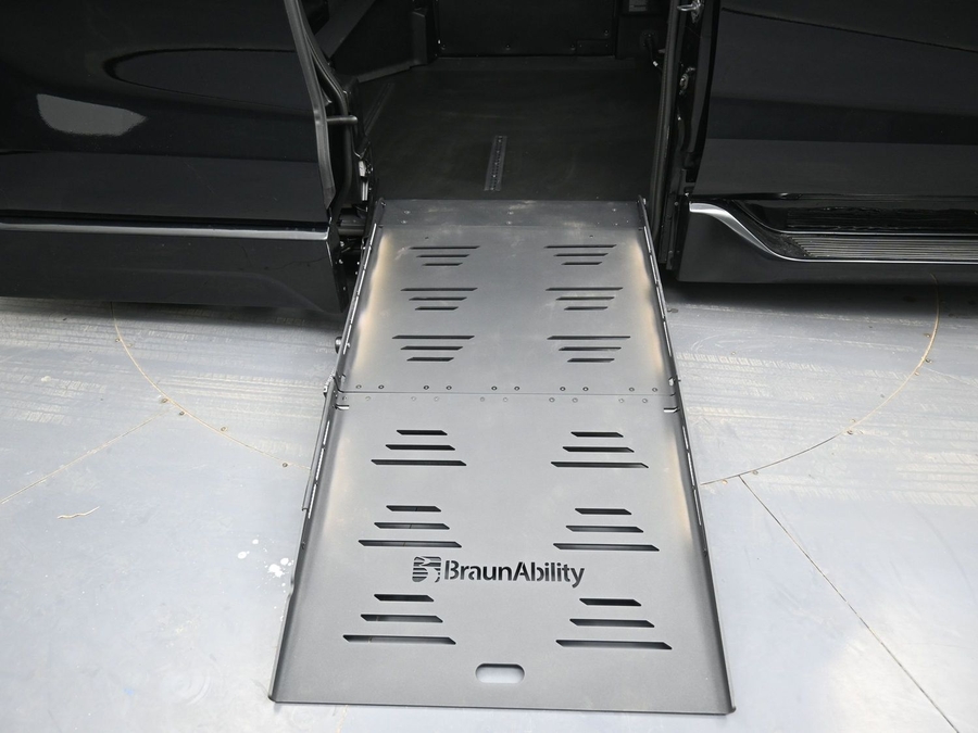 Black Toyota Sienna image number 10