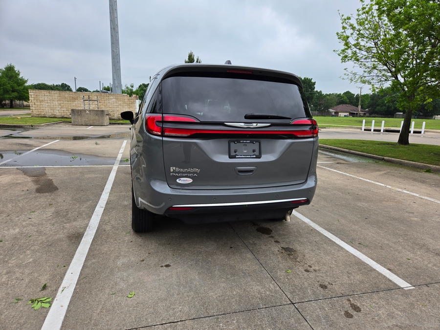 Used 2024 Chrysler Pacifica Touring L - BraunAbility Side Entry Entry Fold Out Automatic Ramp