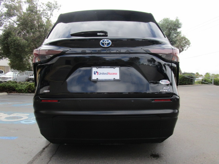 Used 2024 Toyota Sienna Hybrid XLE Base - VMI Side Entry Entry In Floor Automatic Ramp