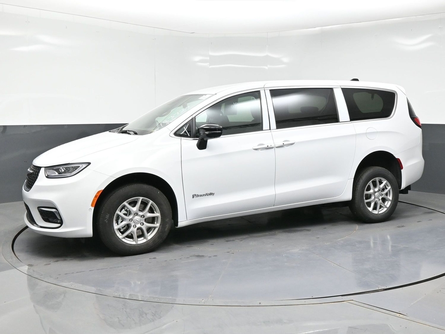 White Chrysler Pacifica image number 2