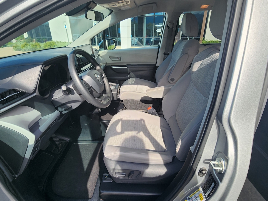 Used 2024 Toyota Sienna Hybrid LE Base - BraunAbility Side Entry Fold Out Automatic Ramp