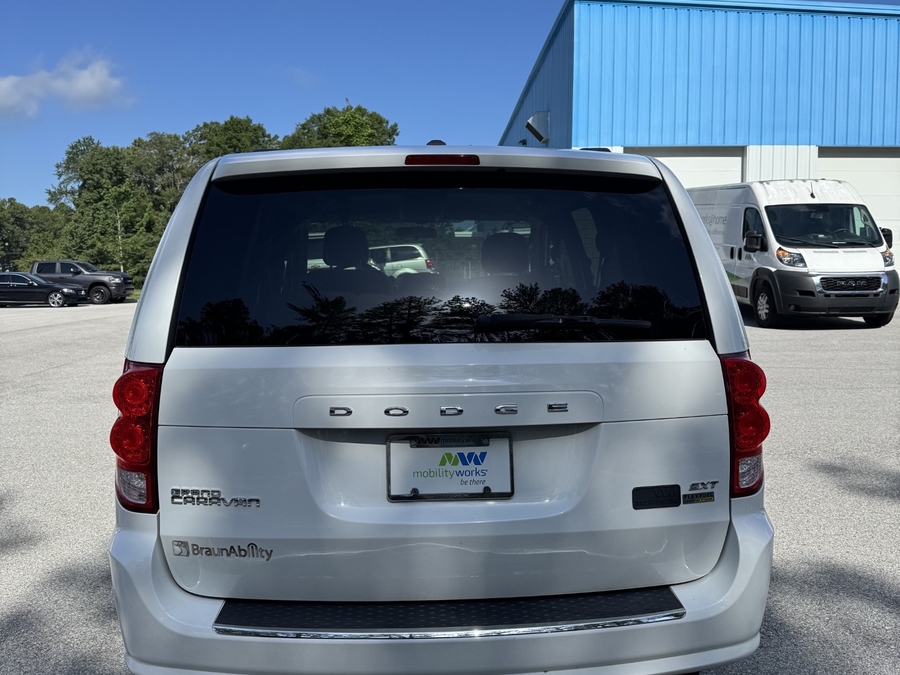 White Dodge Grand Caravan image number 3