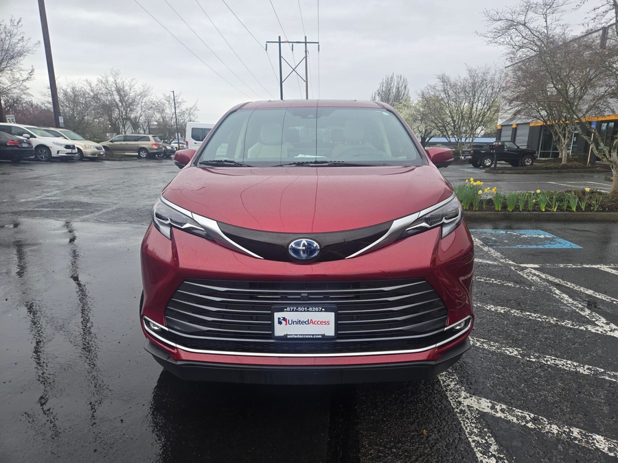 Used 2025 Toyota Sienna Hybrid Platinum - BraunAbility Side Entry Entry Fold Out Automatic Ramp