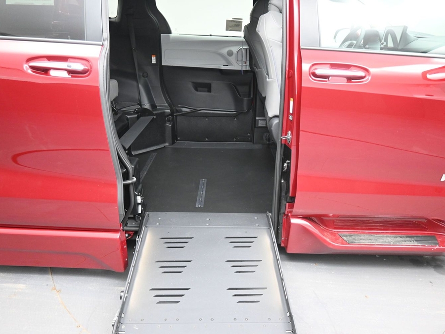 Red Toyota Sienna image number 10