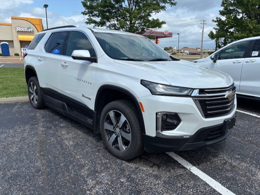 Used 2022 Chevrolet Traverse 3LT - BraunAbility Side Entry Entry In Floor Automatic Ramp