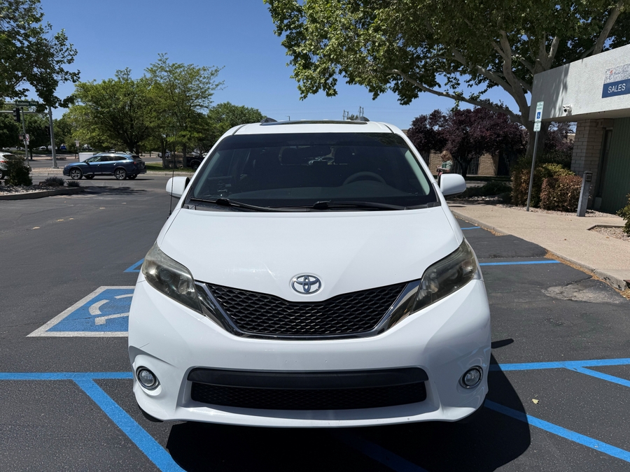 Used 2014 Toyota Sienna SE - VMI Side Entry Entry In Floor Automatic Ramp