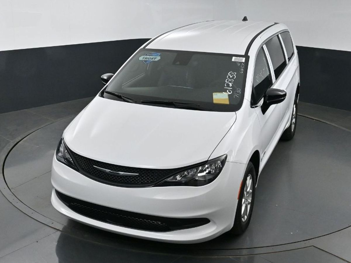 2025 CHRYSLER VOYAGER - Image 23