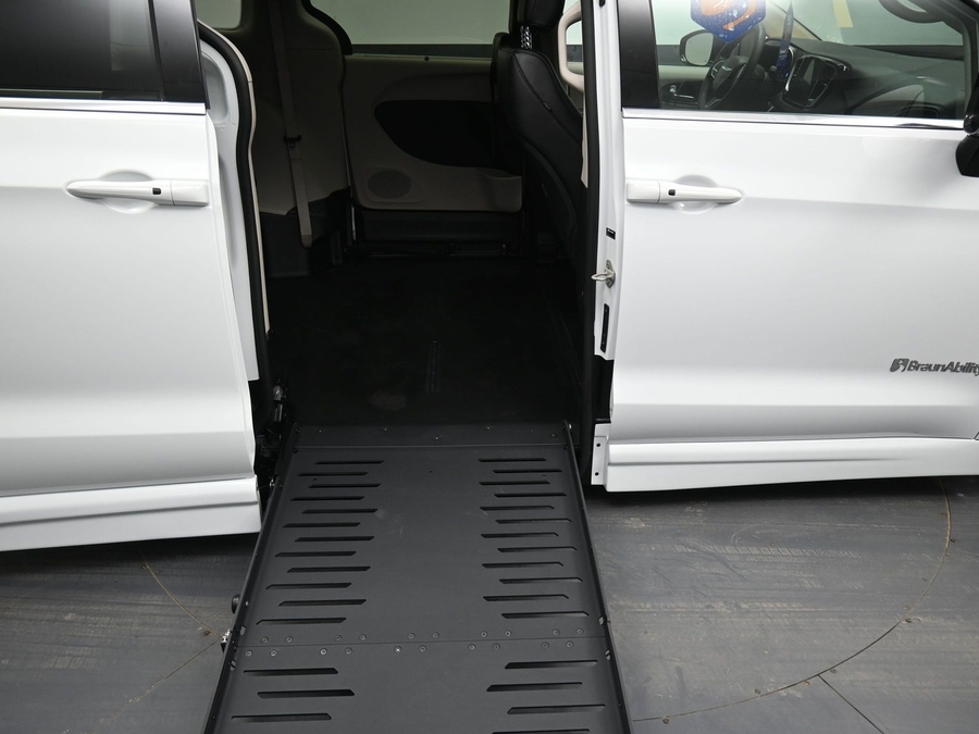 Used 2024 Chrysler Pacifica Touring L - BraunAbility Side Entry Entry Fold Out Automatic Ramp