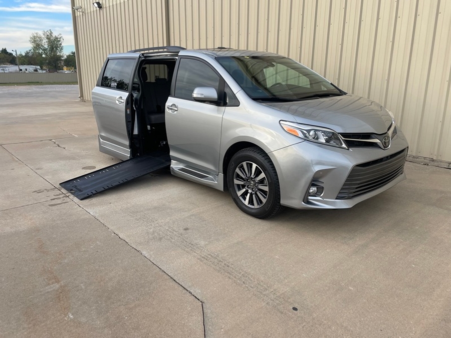 Used 2020 Toyota Sienna Limited Premium - BraunAbility Side Entry In Floor Automatic Ramp