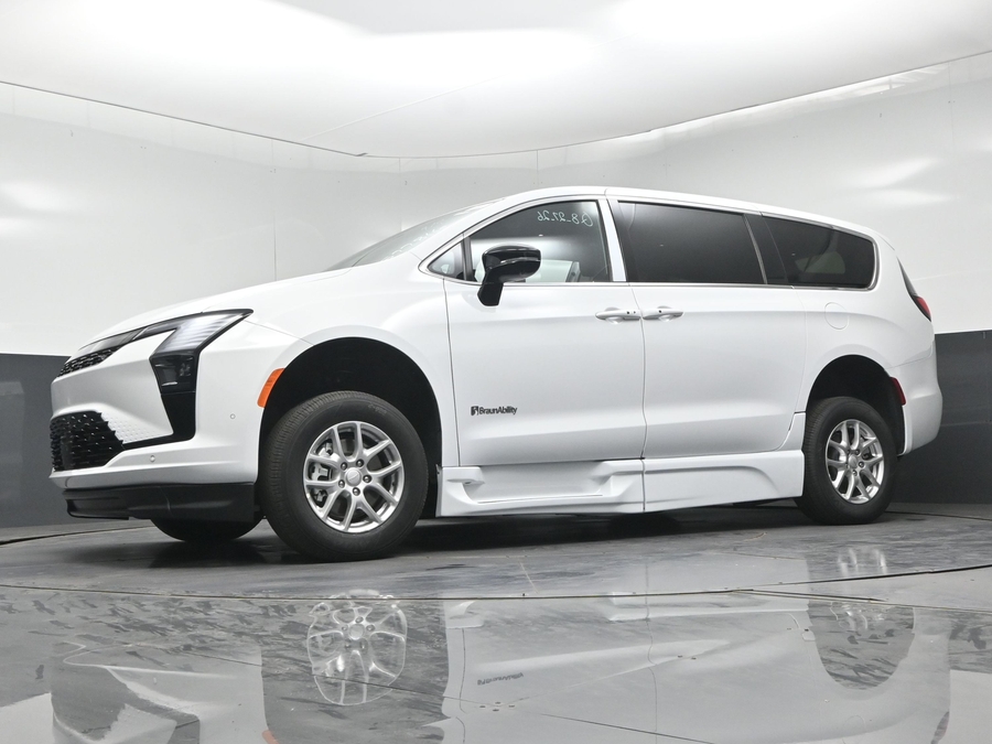 New 2027 Chrysler Pacifica Select Safety - BraunAbility Side Entry Fold Out Automatic Ramp
