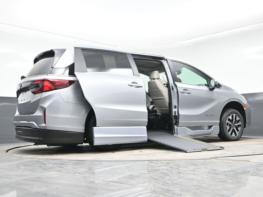 New 2026 Honda Odyssey EX-L - BraunAbility Side Entry Entry In Floor Automatic Ramp