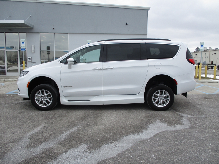 2022 CHRYSLER PACIFICA - Image 3