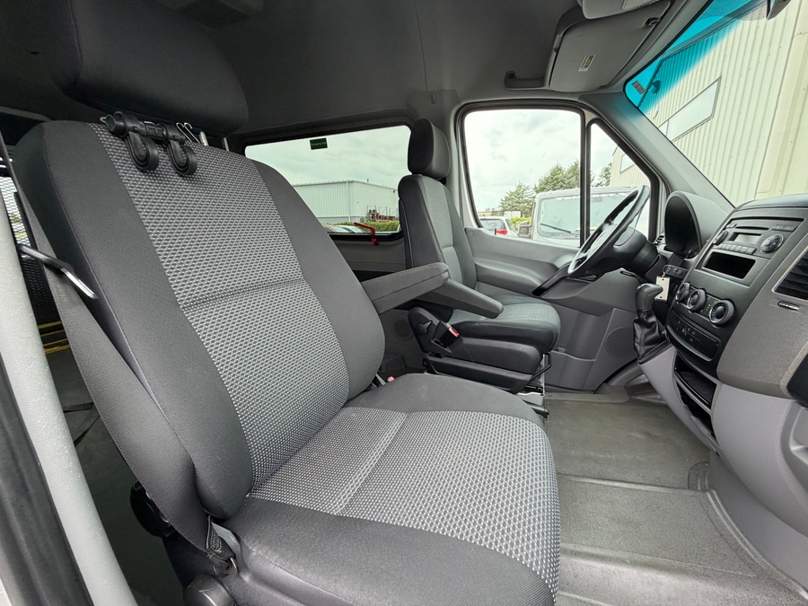  Mercedes-Benz Sprinter image number 15