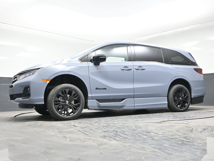 Grey Honda Odyssey image number 19