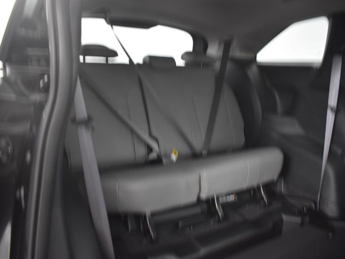 2025 TOYOTA SIENNA - Image 10