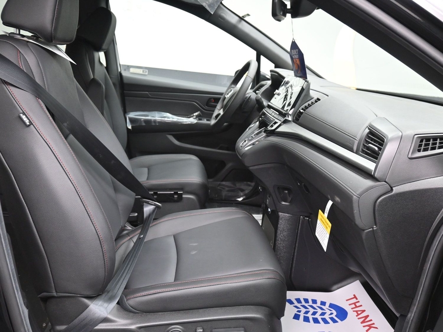 Black Honda Odyssey image number 8