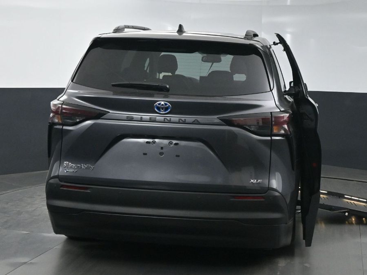 2025 TOYOTA SIENNA - Image 7