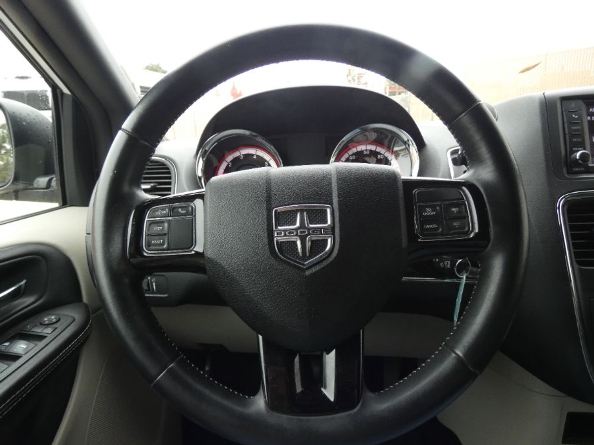 2019 DODGE GRAND CARAVAN - Image 1