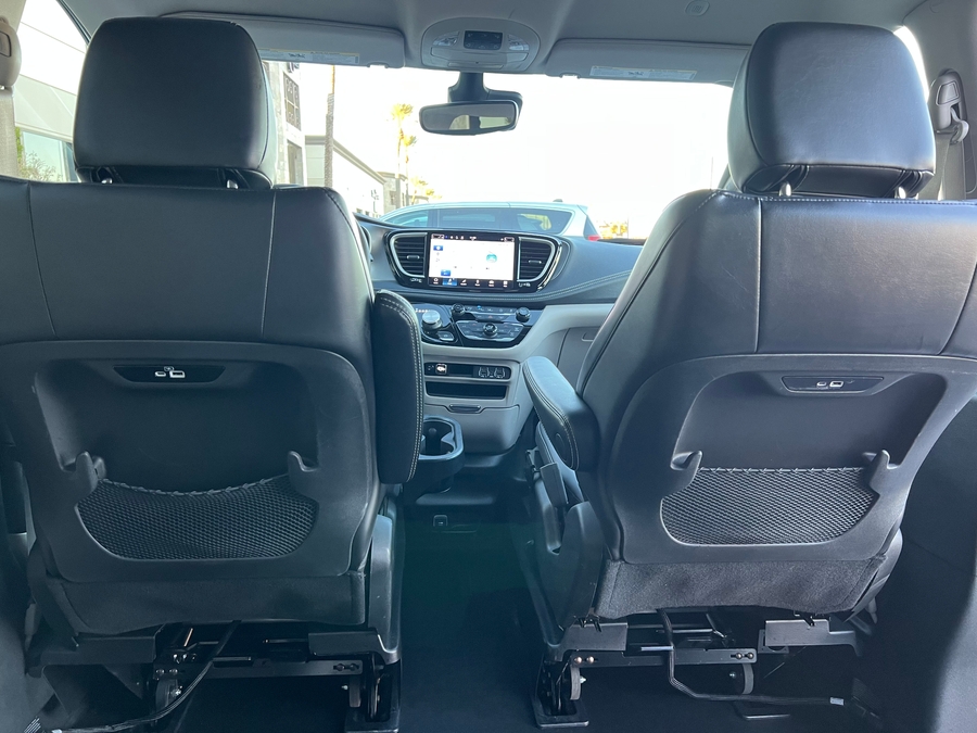 Used 2023 Chrysler Pacifica Touring L Safety - BraunAbility Side Entry Entry In Floor Automatic Ramp