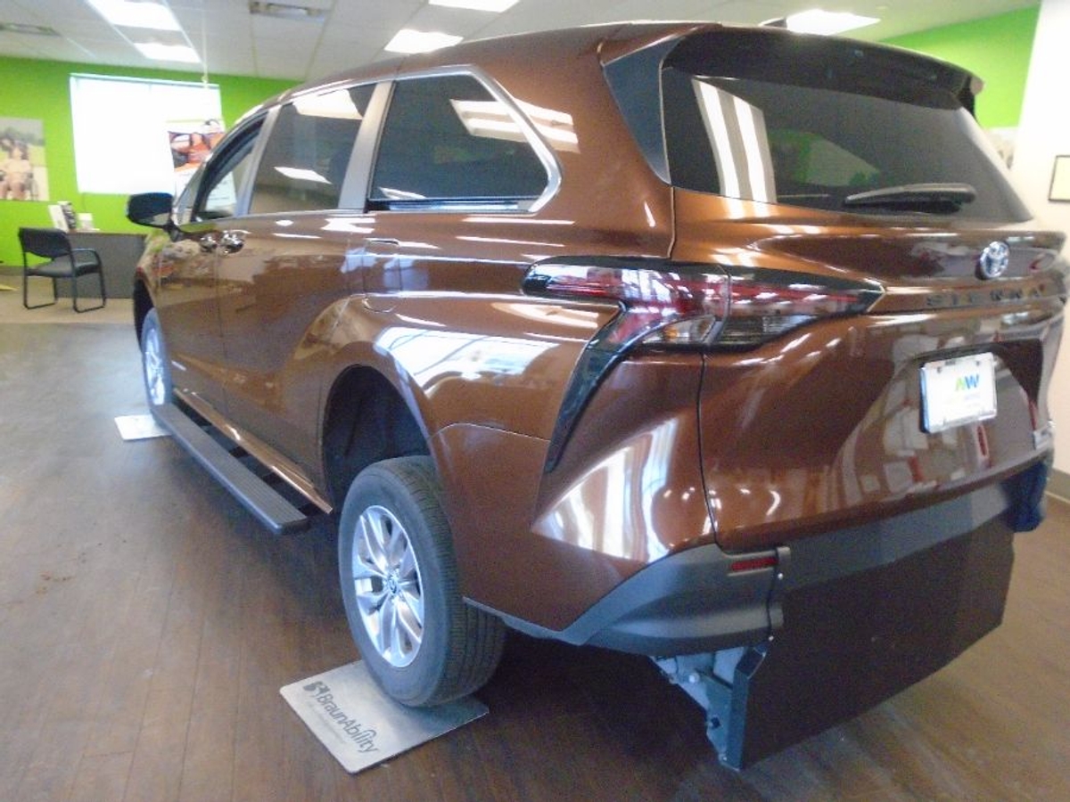 2024 TOYOTA SIENNA - Image 14