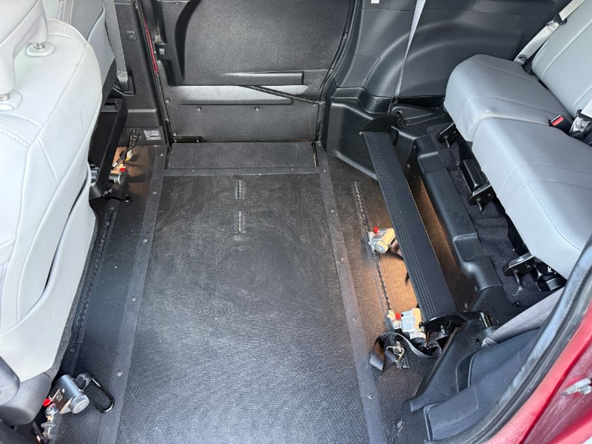 2025 TOYOTA SIENNA - Image 14