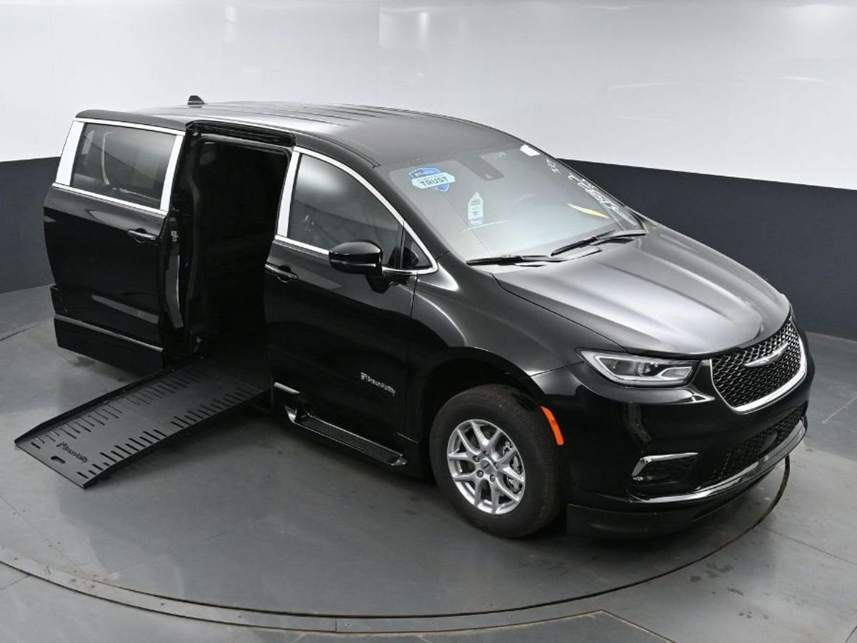 2025 CHRYSLER PACIFICA - Image 14