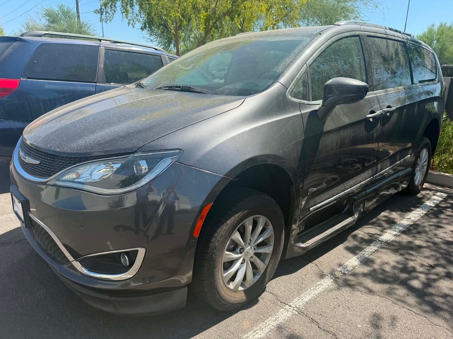 Used 2018 Chrysler Pacifica Touring L Plus - BraunAbility Side Entry Fold Out Automatic Ramp