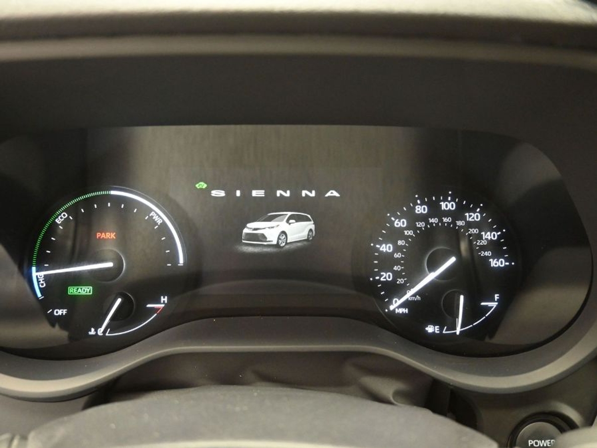 2025 TOYOTA SIENNA - Image 16