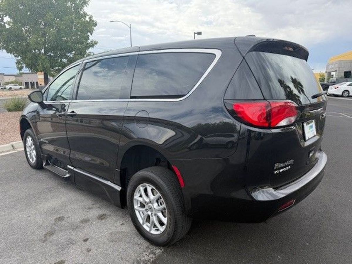 2023 CHRYSLER VOYAGER - Image 3