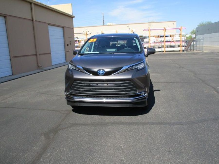 Used 2023 Toyota Sienna Hybrid XLE Base - VMI Side Entry Entry In Floor Automatic Ramp