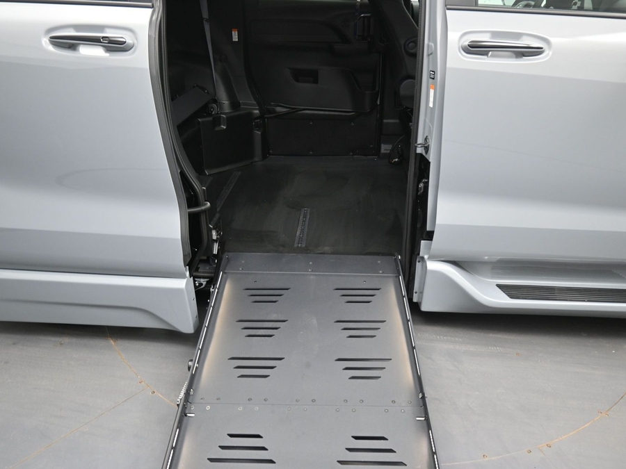 New 2026 Toyota Sienna Hybrid XSE Sport - BraunAbility Side Entry Fold Out Automatic Ramp