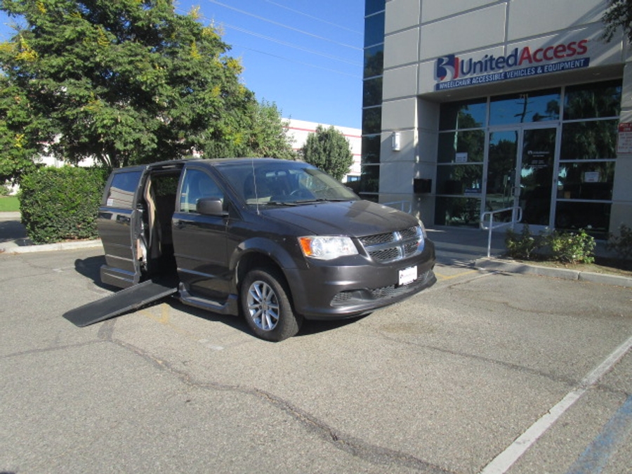 Used 2016 Dodge Grand Caravan SXT - VMI Side Entry Fold Out Automatic Ramp