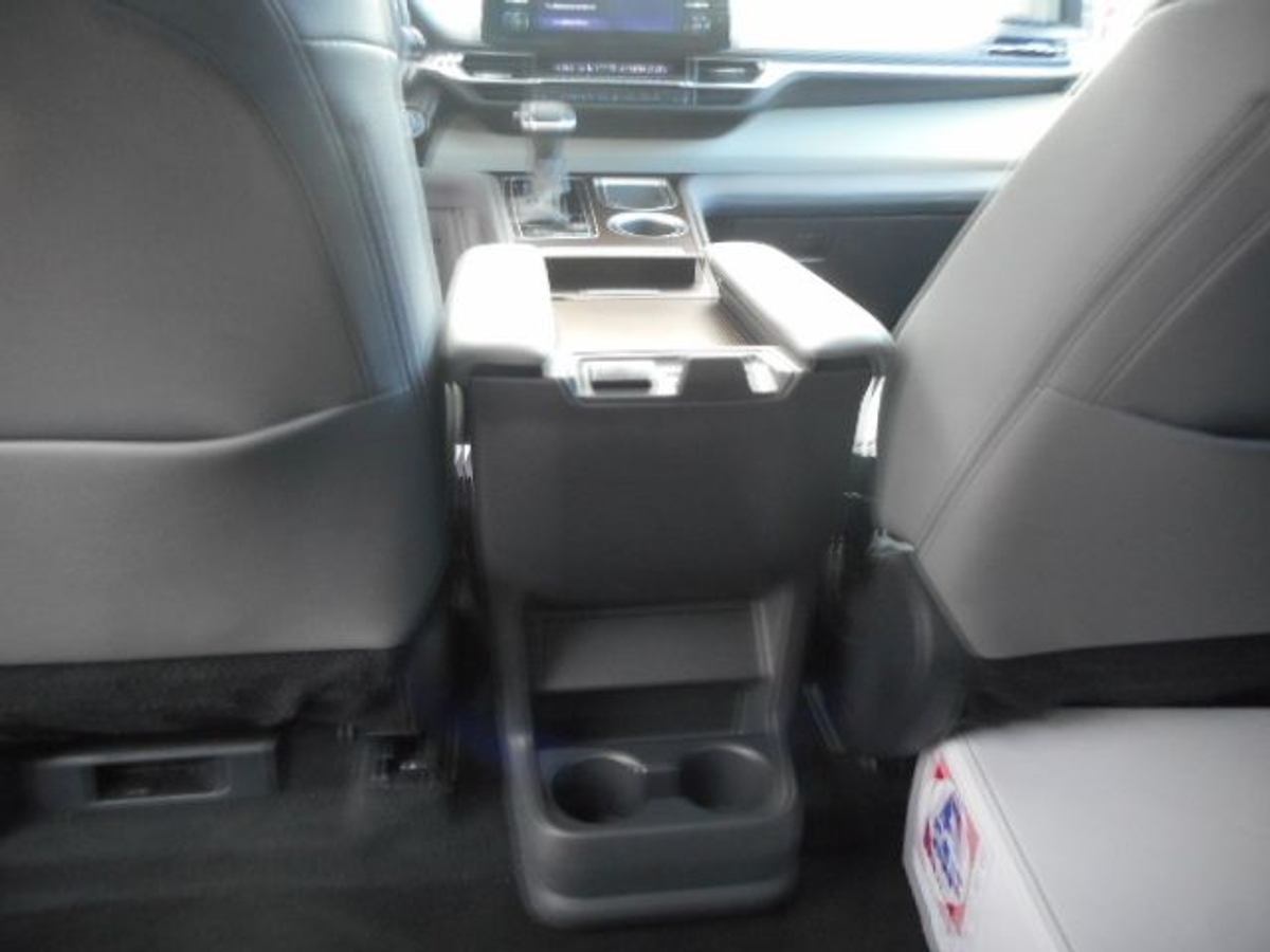 2024 TOYOTA SIENNA - Image 18