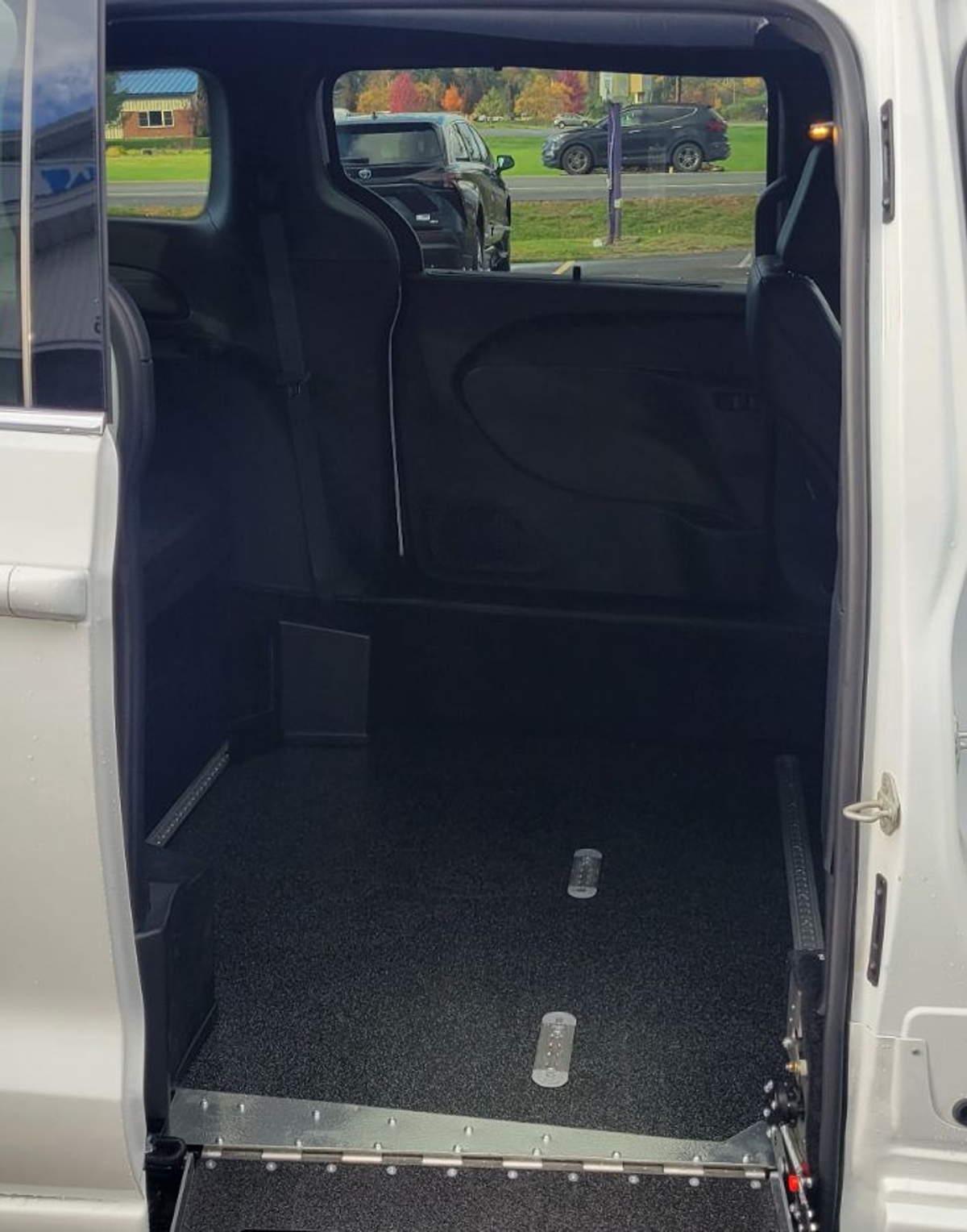 2026 Chrysler Voyager LX photo 4