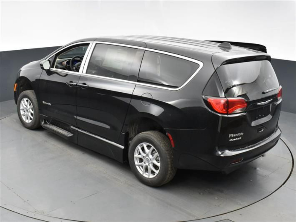 2023 CHRYSLER VOYAGER - Image 23