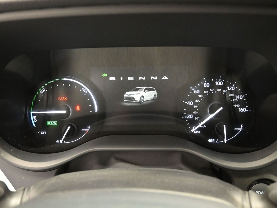 New 2025 Toyota Sienna Hybrid LE - BraunAbility Side Entry Entry Fold Out Automatic Ramp