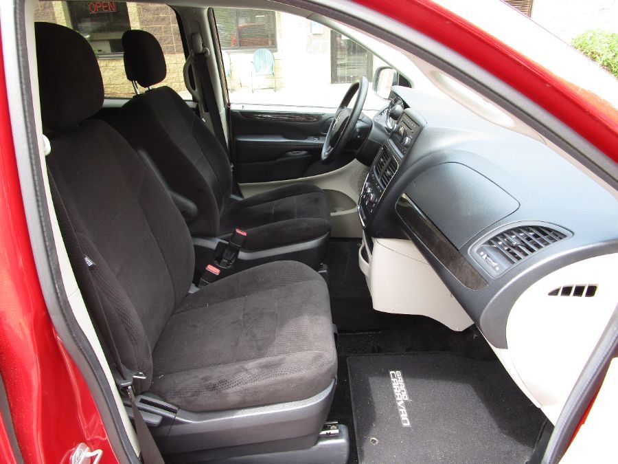 Red Dodge Grand Caravan image number 8