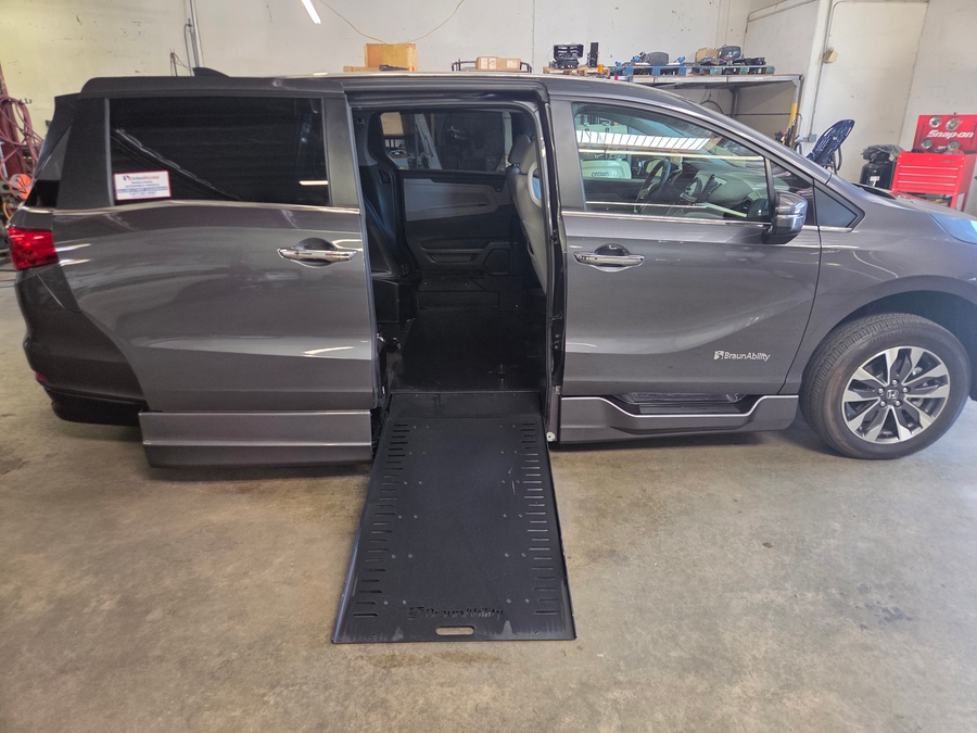 Used 2023 Honda Odyssey EX-L - BraunAbility Side Entry In Floor Automatic Ramp