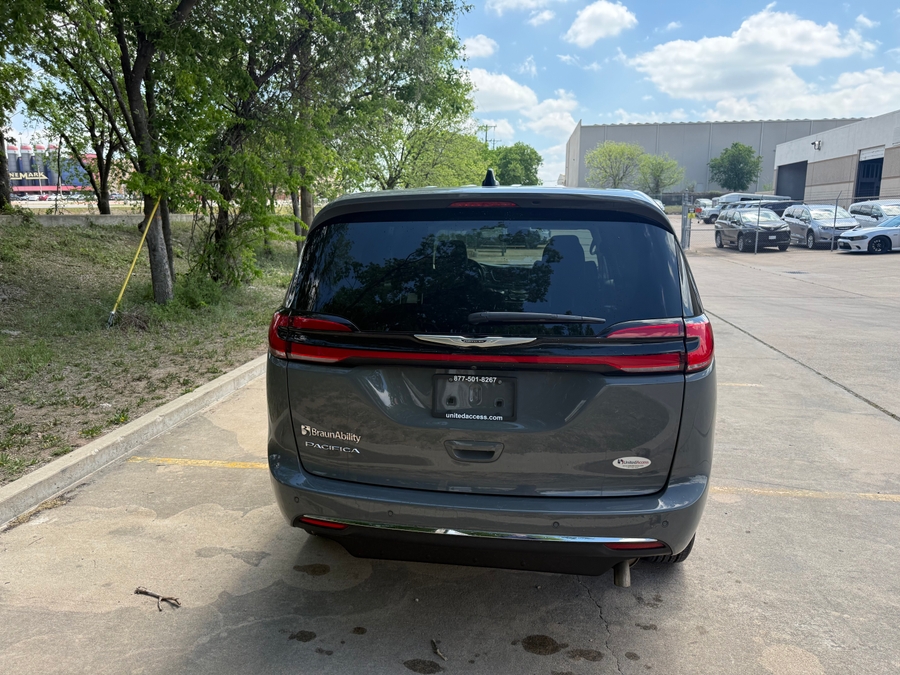 Used 2023 Chrysler Pacifica Touring L - BraunAbility Side Entry Entry In Floor Automatic Ramp