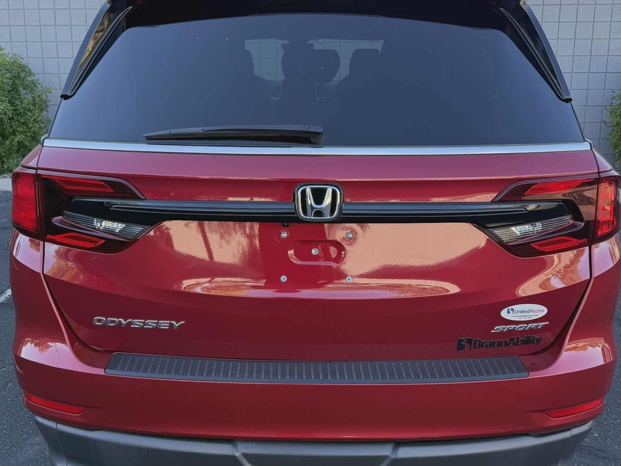 Used 2023 Honda Odyssey Sport - BraunAbility Side Entry Entry In Floor Automatic Ramp