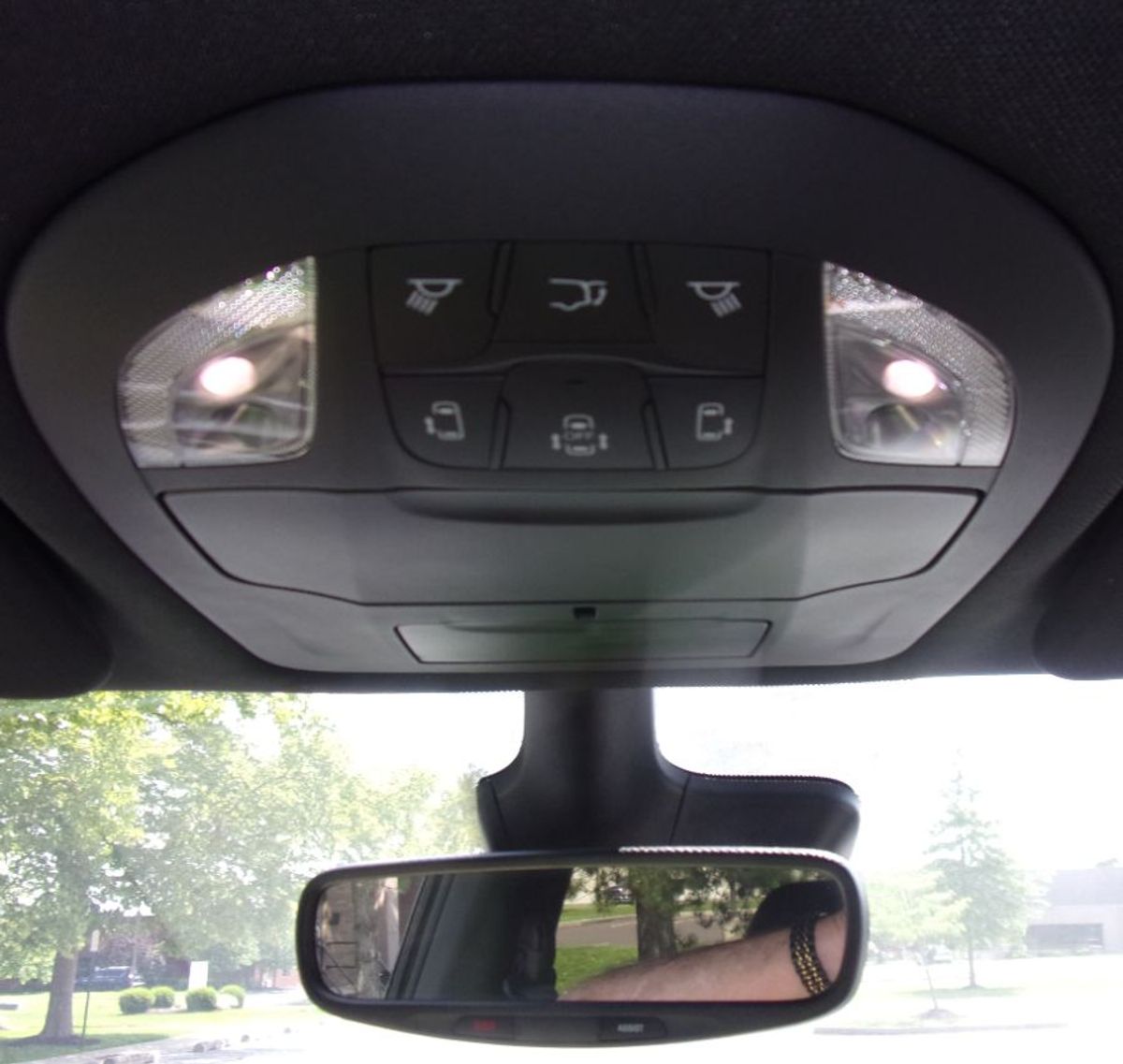Black Toyota Sienna image number 12