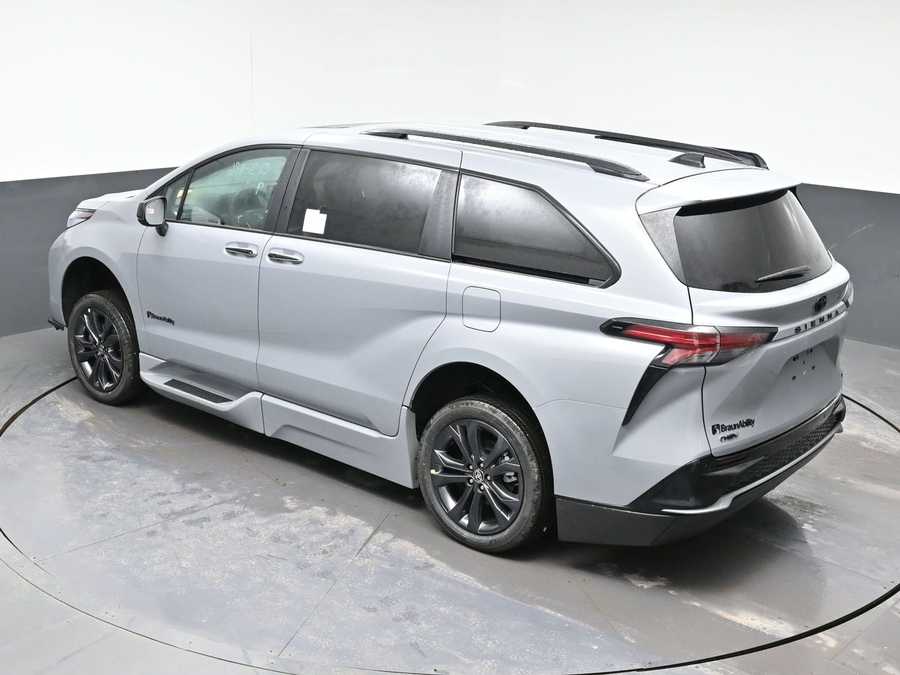 New 2026 Toyota Sienna Hybrid XSE Sport - BraunAbility Side Entry Entry Fold Out Automatic Ramp