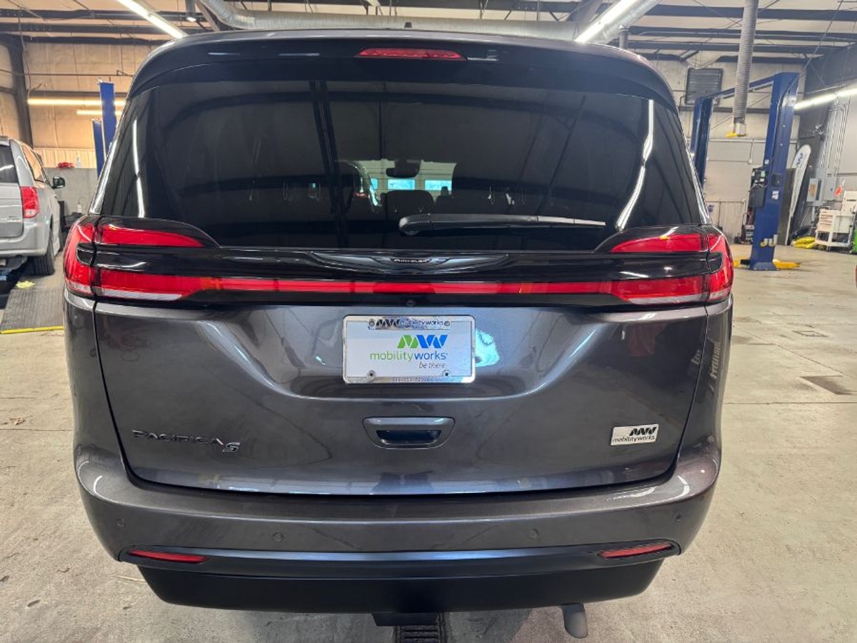 2021 CHRYSLER PACIFICA - Image 7