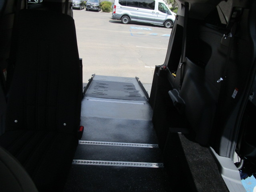 New 2026 Toyota Sienna Hybrid FWD LE - Vantage Mobility Commercial Rear Entry Entry Fold Out Manual Ramp