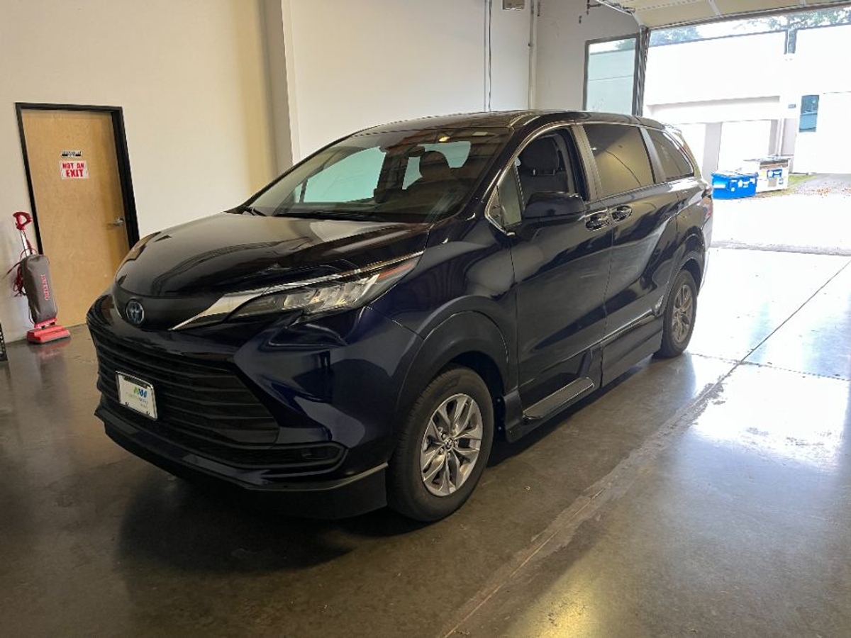 2022 TOYOTA SIENNA - Image 3