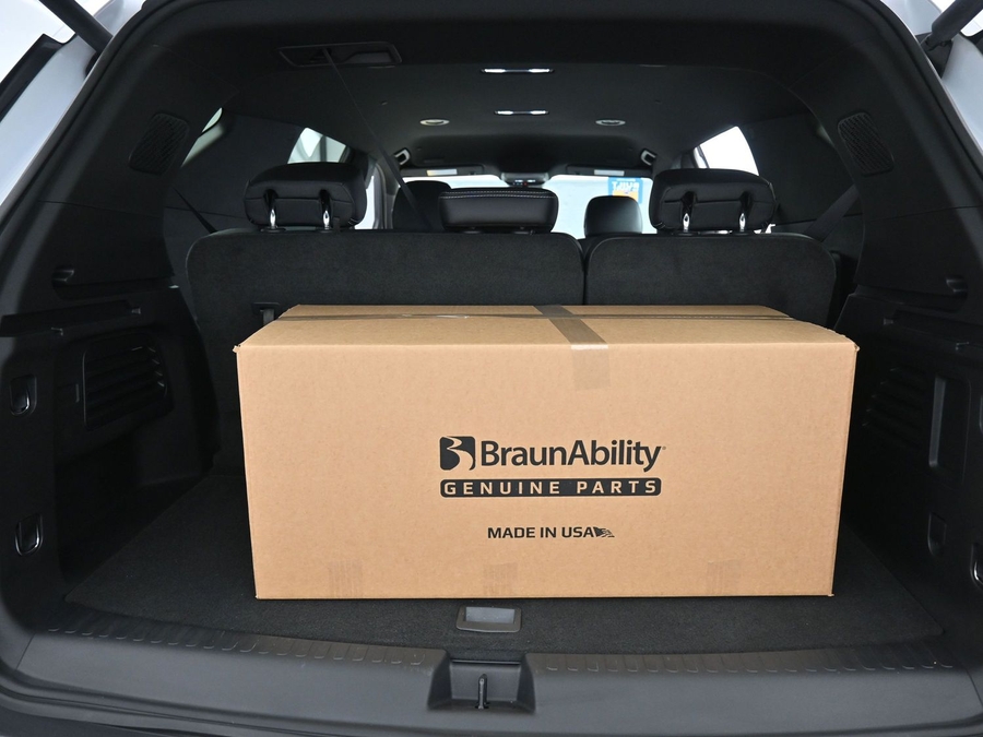New 2025 Chevrolet Traverse 1LT Midnight - BraunAbility Side Entry Entry In Floor Automatic Ramp
