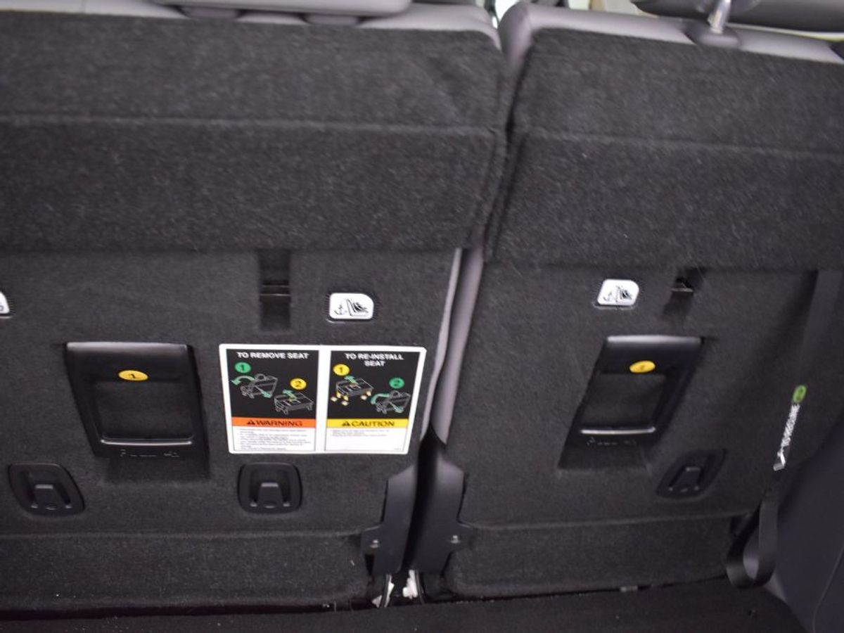 Black Toyota Sienna image number 7