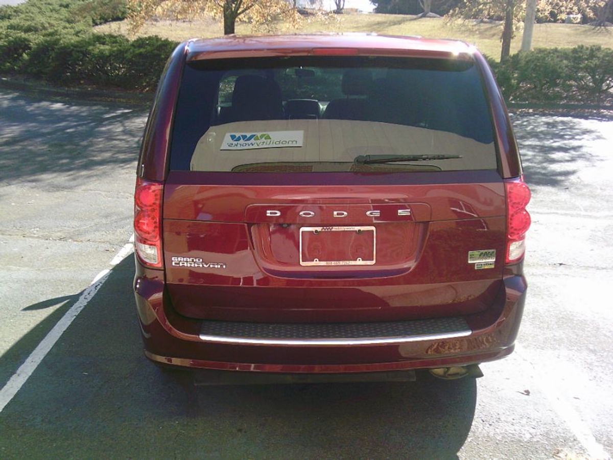 2017 DODGE GRAND CARAVAN - Image 8