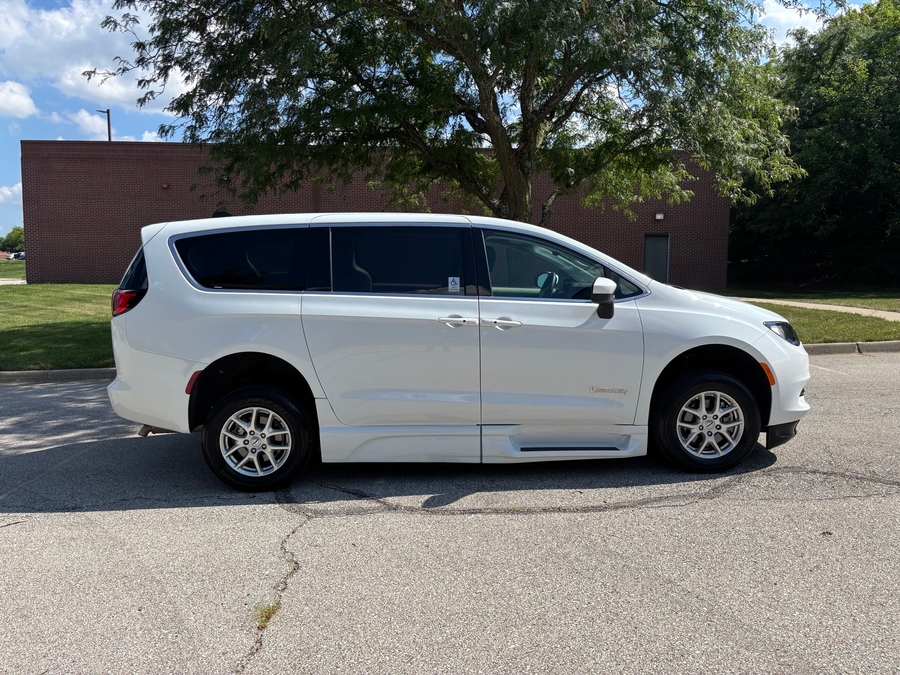 Used 2023 Chrysler Voyager LX - BraunAbility Side Entry Fold Out Automatic Ramp